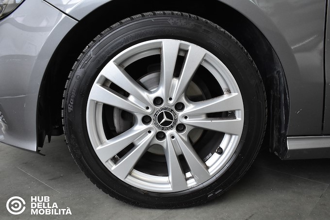 MERCEDES-BENZ A 180 d Automatic Sport